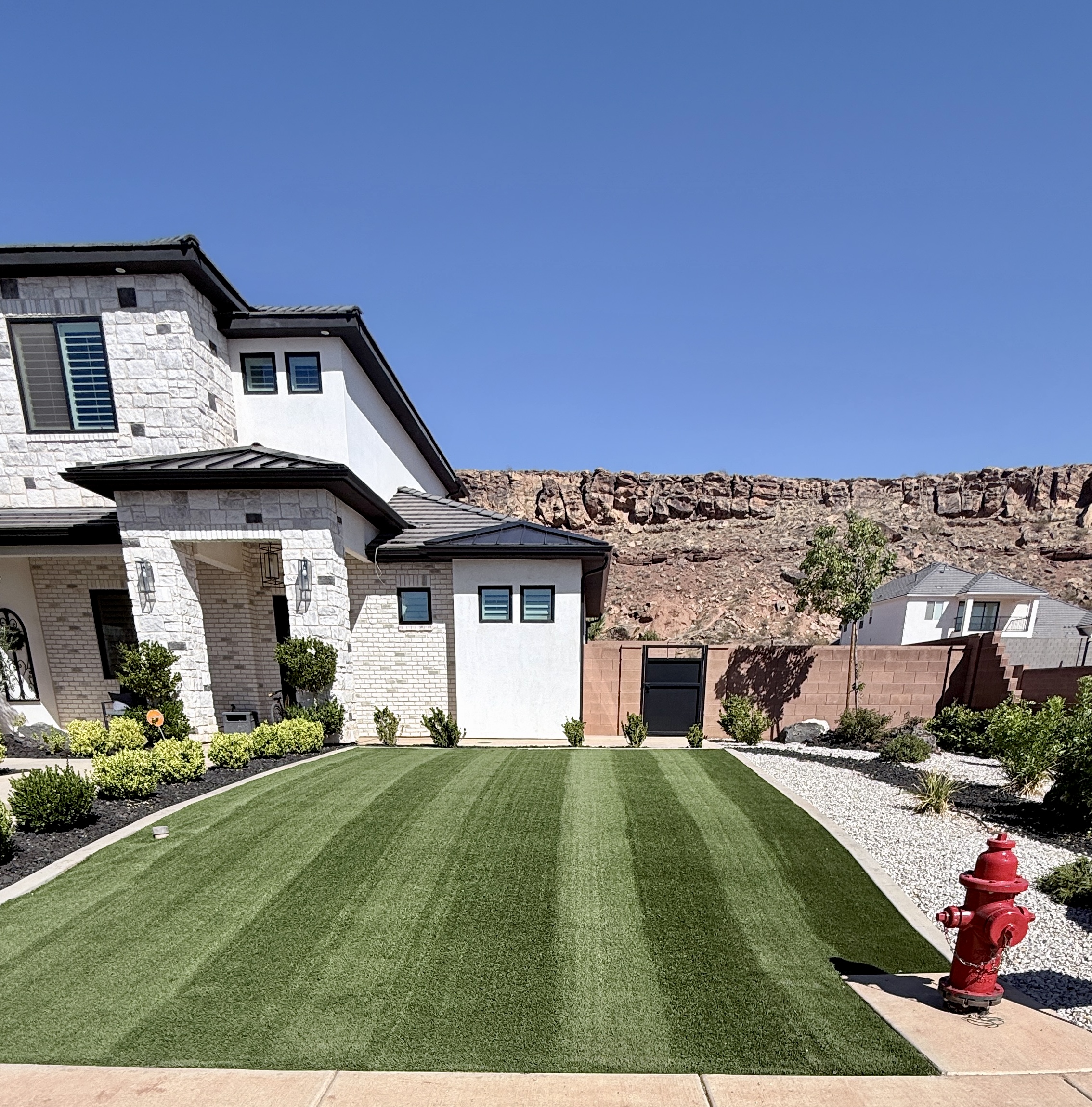 Front yard turf cleaning Southern Utah